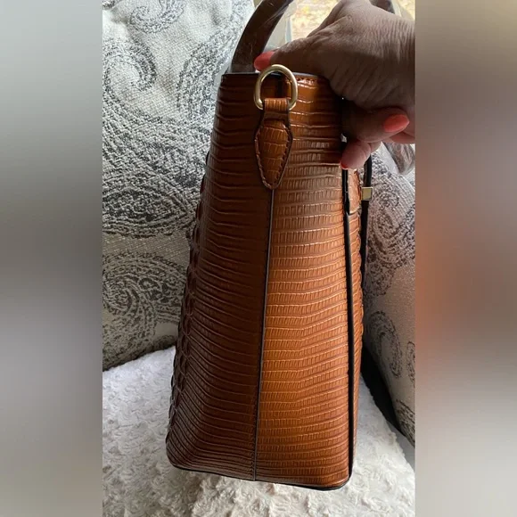 SALE! Vegan Leather, Alligator print Wallet and Handbag - Picture 5 of 16